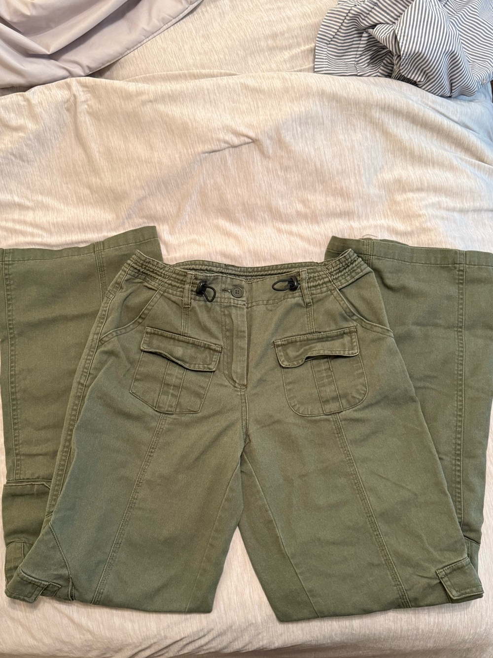 Brandy Melville green cargo pants